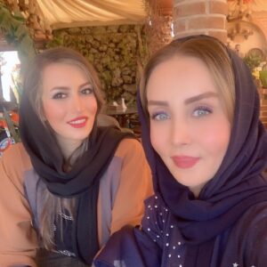 Hadis Fouladvand Instagram - 🎂🎂🎂سال روز زمينى شدنت مبارك مهربونترين فرشته خدا 🎊🎉🎉🎊🎊🎊🥳🥳🥳🥳🥳🥳🥳🥳🥳🥳🥳🥳🥳
@mona_rahnama_public 
@mona___rahnama 
#hadis_fouladvand #مونا_رهنما #حديث_فولادوند🦋🦋🦋🦋