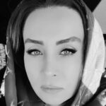 Hadis Fouladvand Instagram - ‏در من یک تیمارستان وجود دارد یک تیمارستان با هفتاد تختخواب هفتاد تختخواب با هفتاد دیوانه و سخت ترین کار دنیا را من میکنم زمانی که از من‌میپرسند خوبی؟ و من باید یک تیمارستان هفتاد تختخوابی را آرام کنم و با متانت صادقانه ای بگویم " بله امروز خیلی خوبم" @pouyanohadi #حدیث_فولادوند #hadisfouladvand