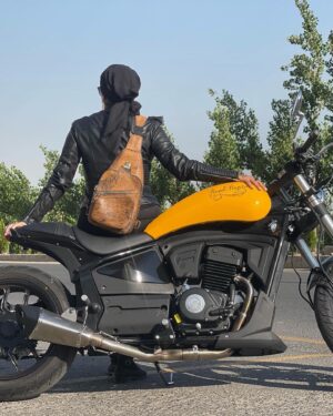 Hadiseh Tehrani Instagram - .
@k.h.leather 
.
.
تاریخ انجام پروژه ۱۵/۵/۱۴۰۱
Outdoor photo shooting 
for new brand 
Luxury handcraft leather design by : @kianmoghadamofficial 
📸 : @raminrastad 
.
برند چرم دست دوز کیان مقدم 
.
#چرم #مدل #چرم_طبیعی #مدلینگ #برند 
#leather #model #brand #handcrafted #leathercraft #hype