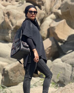 Hadiseh Tehrani Instagram - .
@k.h.leather 
.
.
تاریخ انجام پروژه ۱۵/۵/۱۴۰۱
Outdoor photo shooting 
for new brand 
Luxury handcraft leather design by : @kianmoghadamofficial 
📸 : @raminrastad 
.
برند چرم دست دوز کیان مقدم 
.
#چرم #مدل #چرم_طبیعی #مدلینگ #برند 
#leather #model #brand #handcrafted #leathercraft #hype