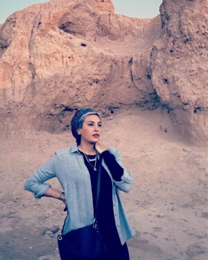 Hadiseh Tehrani Instagram - ماه بالای سر تنهایی است …
.
#حدیثه_تهرانی #کویر #سفر #ماه #تابستان #آسترولوژی
.
📷 @miladfarhoodi 🌟