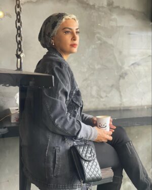 Hadiseh Tehrani Instagram - 💟
.
.
💎
.
#عکس #مدل #مدلینگ #photography #art #photo #حدیثه_تهرانی #فشن #fashionstyle