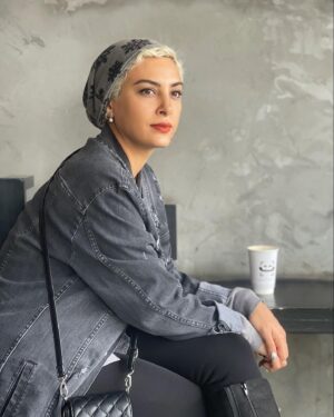 Hadiseh Tehrani Instagram - 💟
.
.
💎
.
#عکس #مدل #مدلینگ #photography #art #photo #حدیثه_تهرانی #فشن #fashionstyle
