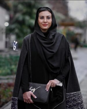 Hadiseh Tehrani Instagram - 🤍 
.

#خانواده #زمستان #حديثه_تهراني #عكس #خاطره 

Photo 1 : @minaaa.mirzaie 
Photo 2: @gh.khalifeh