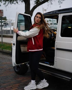 Haley Grable Instagram - go the extra mile 🥰