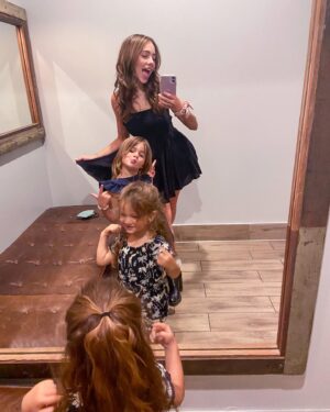 Haley Pullos Instagram - we love mirror selfies !! 🤪