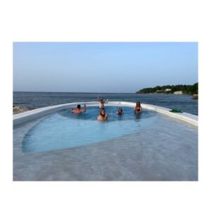 Haley Ramm Instagram - When they say “go to your happy place” I think it’s a place with someone you love and your friends and Red Stripes and Golden Eye’s and patty’s and scotch bonnet peppers all day❤️🇯🇲