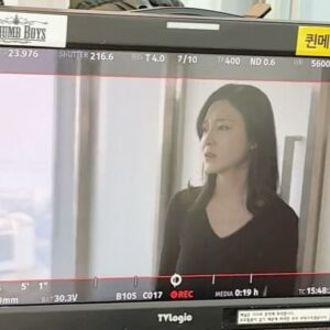 Han Chae-kyung Instagram - 넷플릭쮸 감쟈합니다…🥔🩵