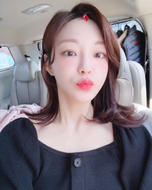 Han Chae-kyung Instagram - 이슬이 #퀸메이커