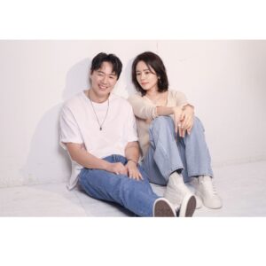Han Ga-in Instagram - 네 ~~둘이 사겨여 ♡♡♡커플스타그램 .