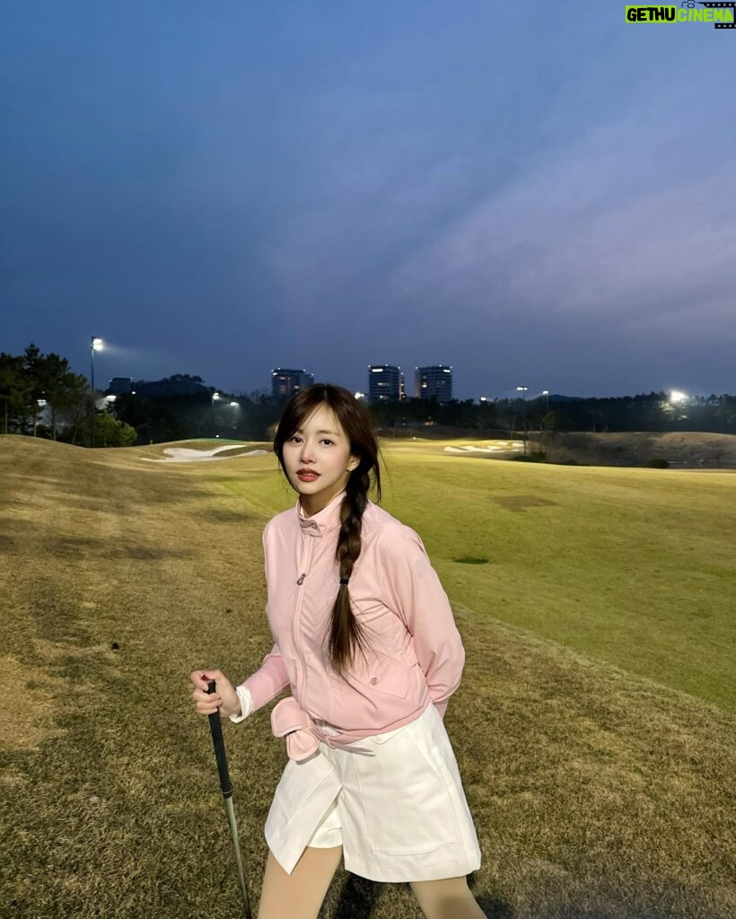 Han Bo-reum Instagram - 첫 시즌오픈 춥.. 다..😖