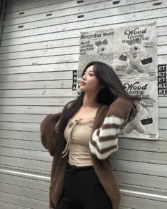 Han So-eun Instagram - 🖤🤍 Photo by 소정지워니