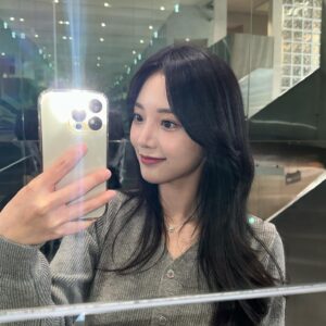 Han So-eun Instagram - 🐰🖤🤍