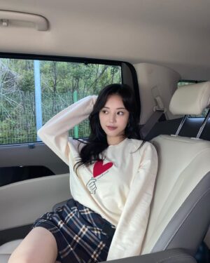 Han So-eun Instagram - 꼬으니 대기중 🎥