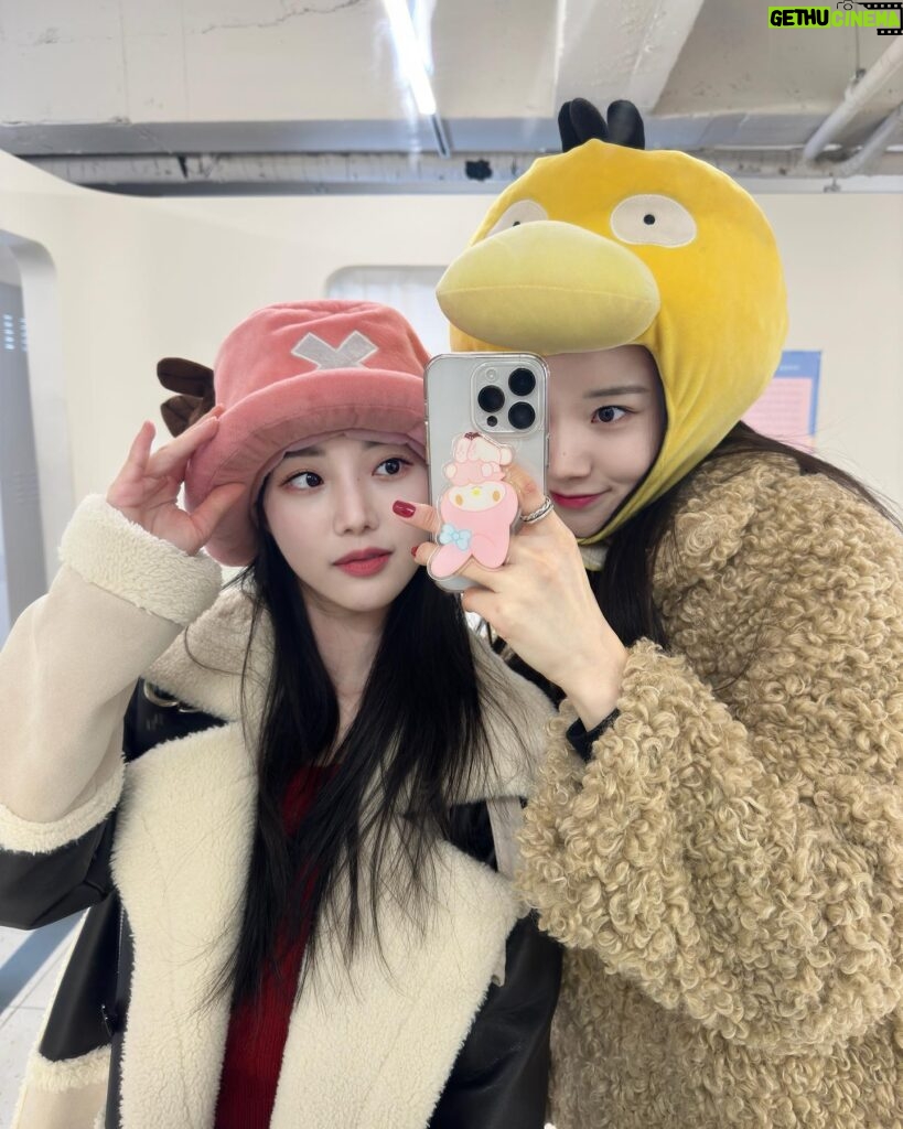 Han So-eun Instagram - 몇년만에 건대 데이트 🧡