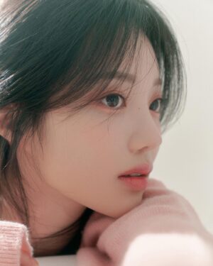 Han So-eun Instagram - 🌸
