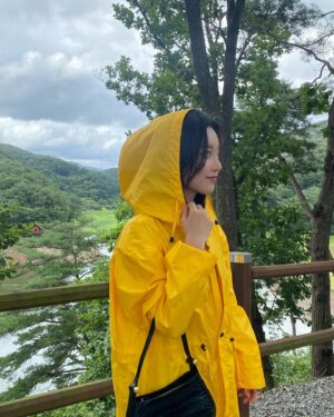Han So-eun Instagram - 고으니 우비소녀 ☔️
#마녀는살아있다#TV조선
