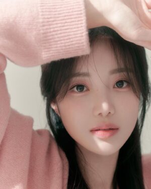 Han So-eun Instagram - 🌸