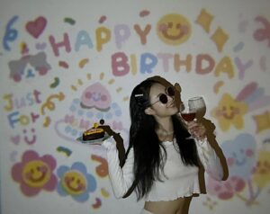 Han So-eun Instagram - 항상 매년 내생일을
 함께 해주는 내사랑 듄수진방구🥳💚🧡
<감자,부치,콩이두 축하해줘서 고마워 🐶>
🎂🎂🎂🎂🎂🎂🎂🎂🎂🎂🎂🎂