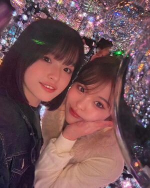 Hana Toyoshima Instagram - 🕊𓂃𓂂𓏸
本日2/9~麻布台ヒルズに新しくオープンした、チームラボボーダレスに
ひと足早くお邪魔してきました！💙

部屋を次々に移動するアートはとても美しく、全身で体感することが出来ました。
友達や大切な人と行って素敵な写真を撮ってあげるのも醍醐味だと思います！

おさきと久しぶりにお出かけするきっかけにもなりました✨今度はゆっくりお茶でもしたい〜
#PR