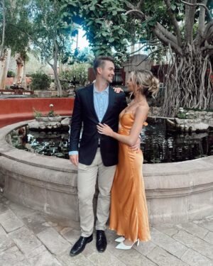 Hana Hayes Instagram - If you were looking for me, I was by the chocolate fountain. Congratulations to the happy couple 🤍