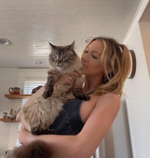 Hana Hayes Instagram - 24 🤍 featuring my plant and fur babies