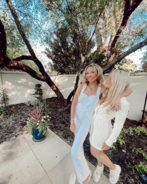 Hana Hayes Instagram - All love