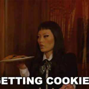 Hana Mae Lee Instagram - Everyone likes cookies Cole!!!! 😈🍪. The origin of the cookie 😜🩸🩸🩸 what’s your favorite cookie? Chocolate chip over here 🙋🏻‍♀️ @thebabysitternetflix #thebabysitternetflix #thebabysitterkillerqueen