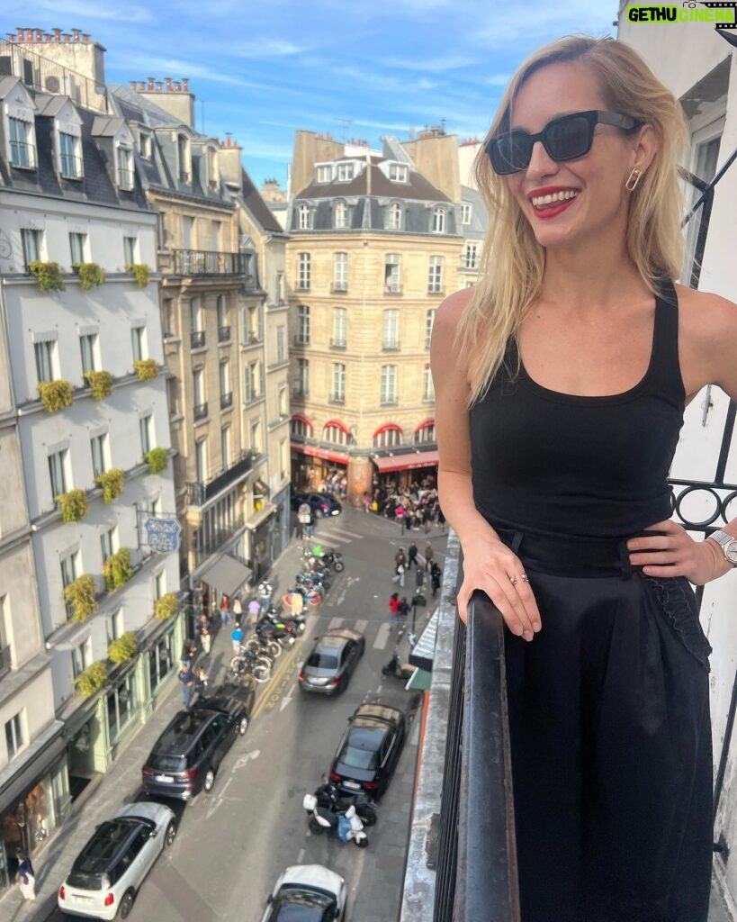 Hana Vagnerová Instagram - Paris j´taime❤️ Avec @festivalczechin ❤️