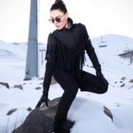 Hande Subaşı Instagram - 🖤❄️ #shootingformyself Thanks to @unalavcii