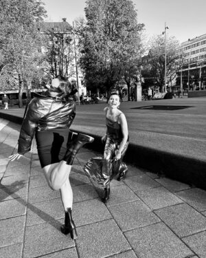 Hanna Ardéhn Instagram - Invigde @hoteldraken igår kväll ✨💃 Trampolinen utanför får 10/10 toasters

@strawberry 
@hoteldraken 
@assefacommunication