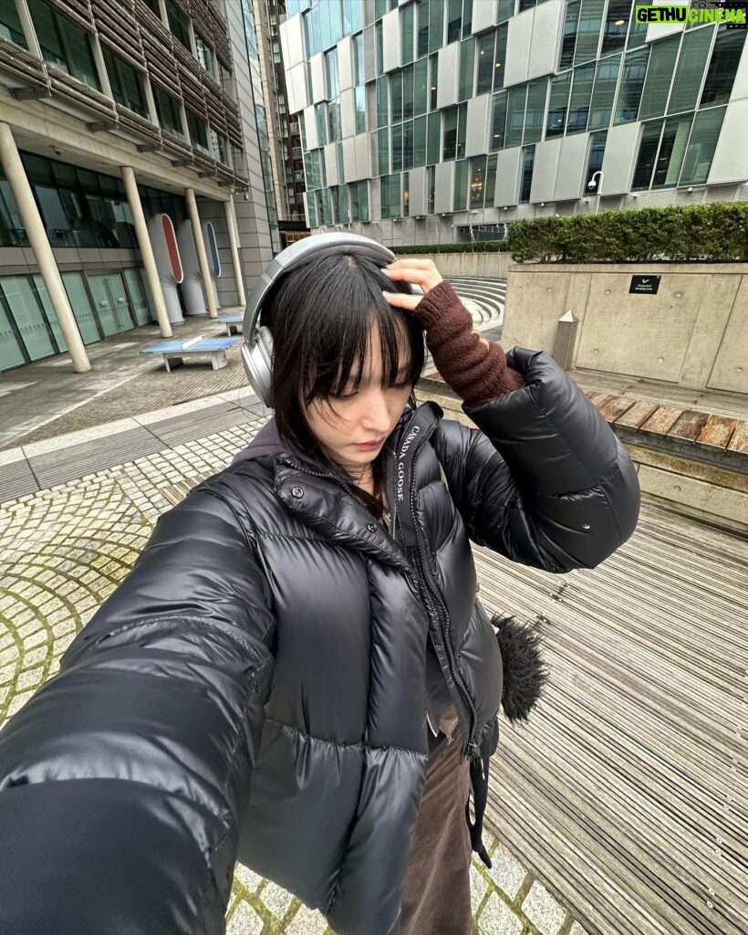 Hanna Chan Instagram - Throwback London in January: freezing 🌬️( ・ ̫・)❅ & @canadagoose keeps me warm~~~