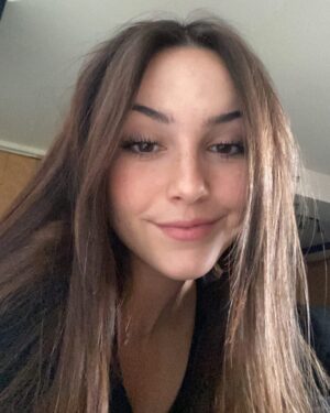 Hannah Cheramy Instagram - 