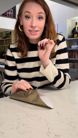Hannah Fry Instagram - See if you can guess who got themselves an editing software subscription for Christmas? 🎄 

#wrapping #presents #gauss #math