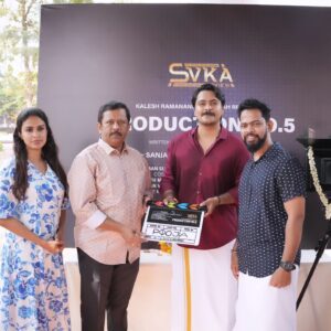 Hannah Reji Koshy Instagram - Happy & honoured to share the Pooja stills of my next!! With blessings & prayers 🙏 #Kdilse ❤️

Written & Directed by @neeleshek 🎬
Produced by @svkamovies022 💰 

@hannahrejikoshy @suman_ambatt @kiran_rz  @collins_jose_dp @manu.n.s62 @noufal_hussain_ @aneeshcine @merlin_lizbet @hussain_bin_hamza @sajithmundayad 📸: @haris_sainudeen

#kaleshramanand #hannahrejikoshy #next #malayalamcinema #actor #blessed #gratitude #dowhatmakesyouhappy #lovewhatyoudo #nevergiveup #positivevibesonly #artistforlife