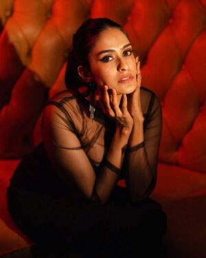 Hannah Reji Koshy Instagram - 🔴"Thriving when lights turn Red..."🔴

Photographer: @sanojkumar123
Location :@infectedmonkztattoostudio
Costume: @dev ragh
Styling: @styled_by_arundev
Makeup: @makeup_by_shibinantony
PR: @maxxo_celebrity
studio: @maxxocreative
Thanks: @rizwanmechoth
 @sarahmark_97

Managed by @huwais.majeed
