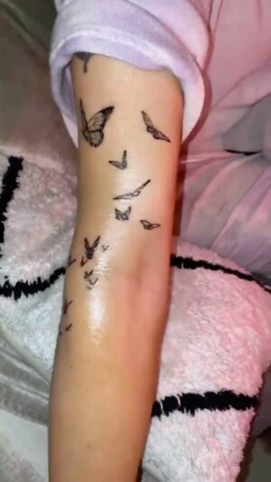 Hannah Spearritt Instagram - Thankyou so much for my beautiful butterflies and so happy to have gotten my first tattoo in soooo long, definitely the first of many with @gtina_art ♥️🙌 #butterfly #tattoo #twickenham #love #art #artist ✨