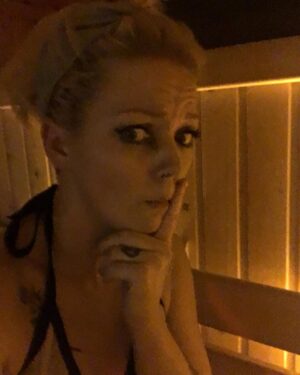 Hannah Spearritt Instagram - Woopsi woo I think I may have stayed a little long after closing time 🙈 hopefully  they won't find me 😉 ... it's time to #sweat #sweat #sweat 💃
#happy #saturday #weekend #hull ready for tomorrow at #hullcomiccon2017 #cosplay 🦄👩🏼‍🎤💜
See y'all tomorrow! 😘