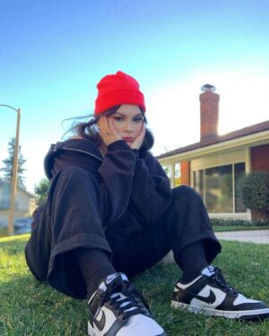 Hannah Zeile Instagram - 