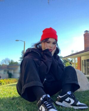 Hannah Zeile Instagram - 
