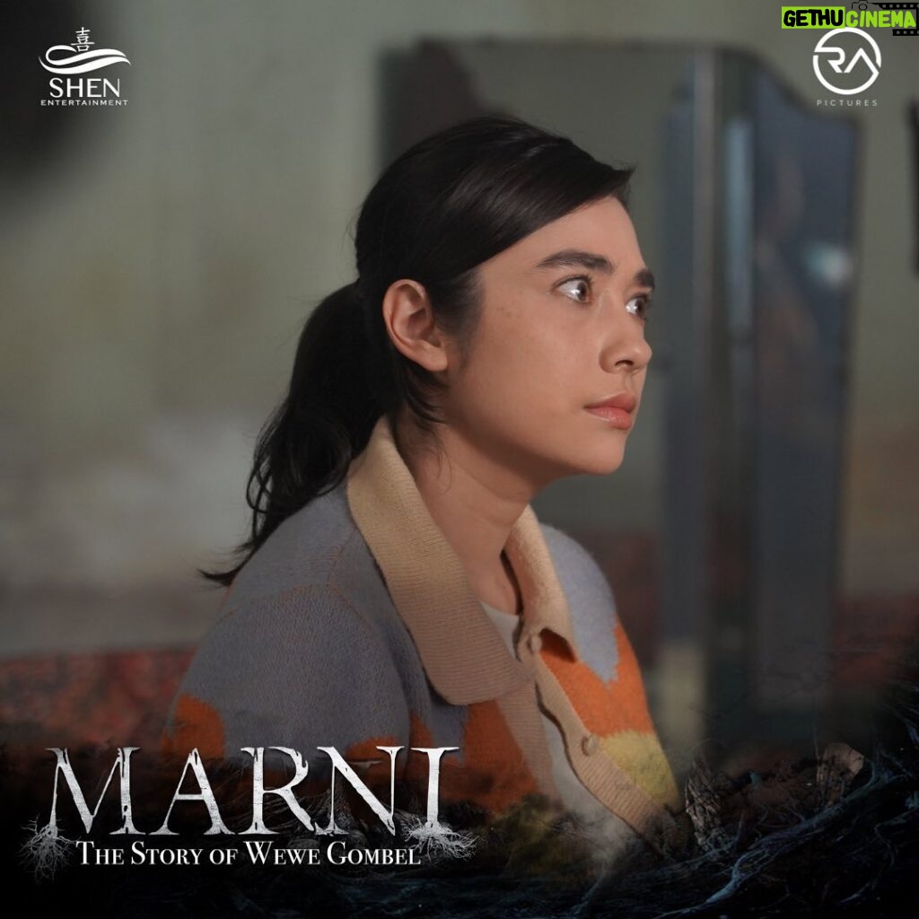 Hannah Al Rashid Instagram - Tatapan penuh misteri, menyimpan begitu banyak pesan yang tak tersampaikan #MARNI #TheStoryOfWeweGombel #ShenEntertainment #RAPictures #Horor #Action #HorrorAction #FilmNasional #FilmHororIndonesia #ComingSoon2024