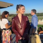 Hannah Dodd Instagram - Thank you @longchamp for the most gorgeous trip to Paris! 🇫🇷💛 #LongchampAtTheRaces ad.