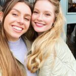 Hannah Dodd Instagram - Social battery: 0. Camera roll: 100. Love is the best 💛💫 x