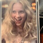 Hannah Dodd Instagram - Thank you for supporting our twisted little tale these past four weeks. Group therapy next week? 💛. So lucky to have gotten to work and learn from this group of humans x - Don’t swipe if you haven’t finished yet! #flowersintheattictheorigin