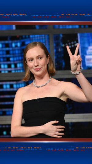 Hannah Einbinder Instagram - Contrary to popular belief, @hannaheinbinder’s first time on TV was actually in local news.

#Colbert