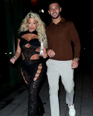 Hannah Elizabeth Instagram - Still not over it ✨ @mollysmith19 @boohoo .
.
.
Makeup @rachelbainbridgemakeup .
Piks @parfittpictures 💕 #loveisland #allstars #dump