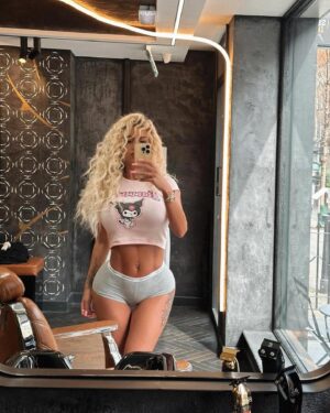 Hannah Elizabeth Instagram - Sick shoot today 🔥 ✨ .
.
.
.
Dropping soon > Link in bI0