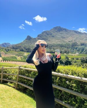 Hannah Elizabeth Instagram - South Africa 🐘i will be forever grateful for the special memories made here with besties for life ❤️🌴 thank you @itvxofficial @loveisland ✨🥺🫶