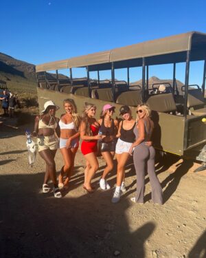 Hannah Elizabeth Instagram - South Africa 🐘i will be forever grateful for the special memories made here with besties for life ❤️🌴 thank you @itvxofficial @loveisland ✨🥺🫶