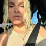 Hannah Goldy Instagram - ☀️🤍